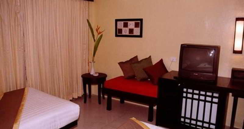 The Royal Palm Beach Front Patong Exterior foto